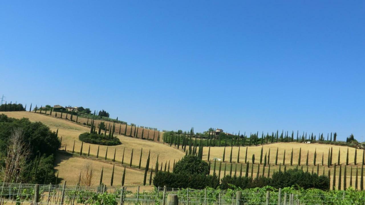 Appartamenti Ava E Tegrino Nell'Antica Dimora Di Fulignano San Gimignano Luaran gambar