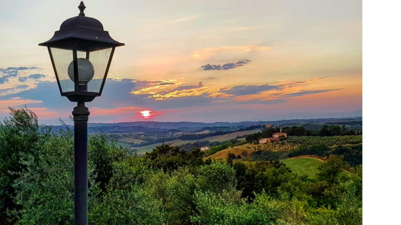 Appartamenti Ava E Tegrino Nell'Antica Dimora Di Fulignano San Gimignano Luaran gambar