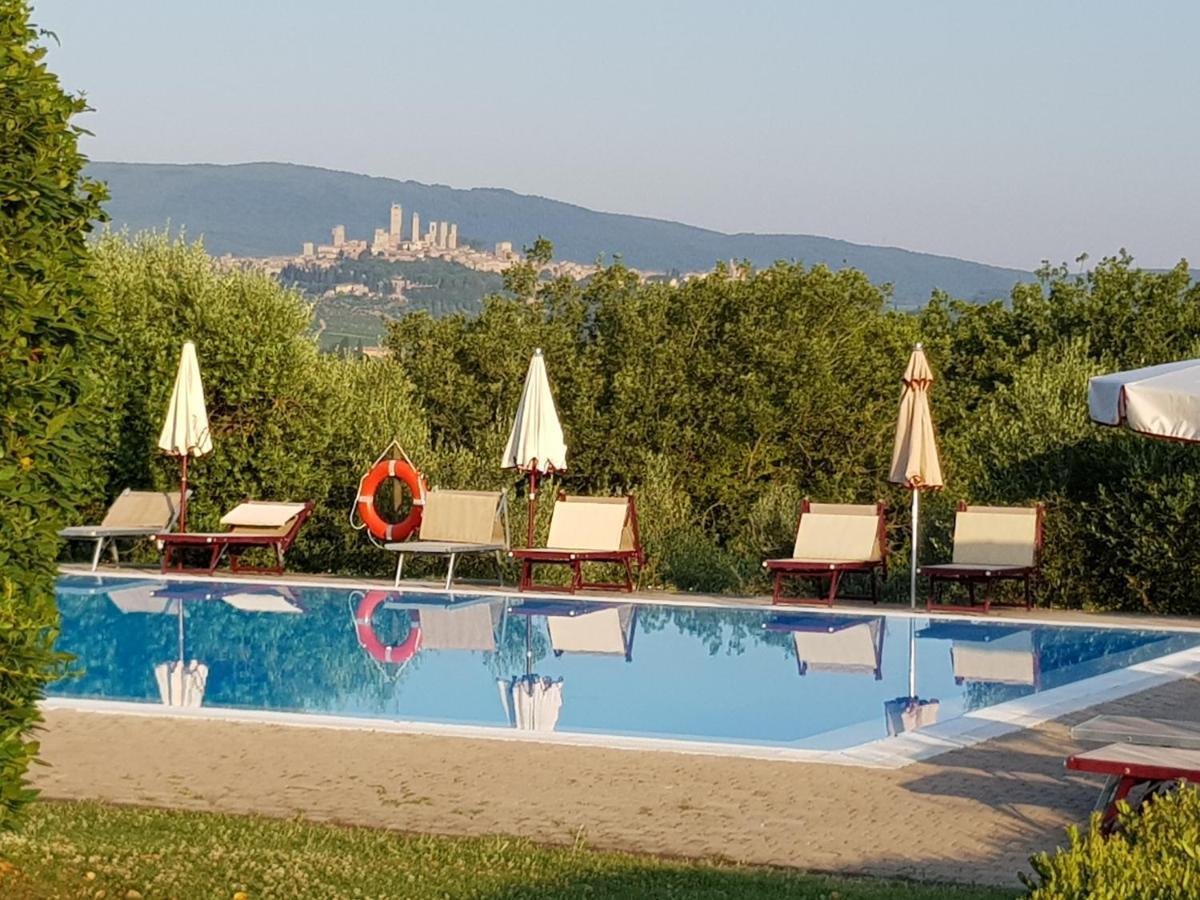 Appartamenti Ava E Tegrino Nell'Antica Dimora Di Fulignano San Gimignano Luaran gambar